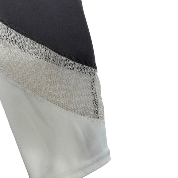 Athleta Womens Colorblock Salutation Leggings Sz Medium Gray White 281493 - Picture 8 of 10